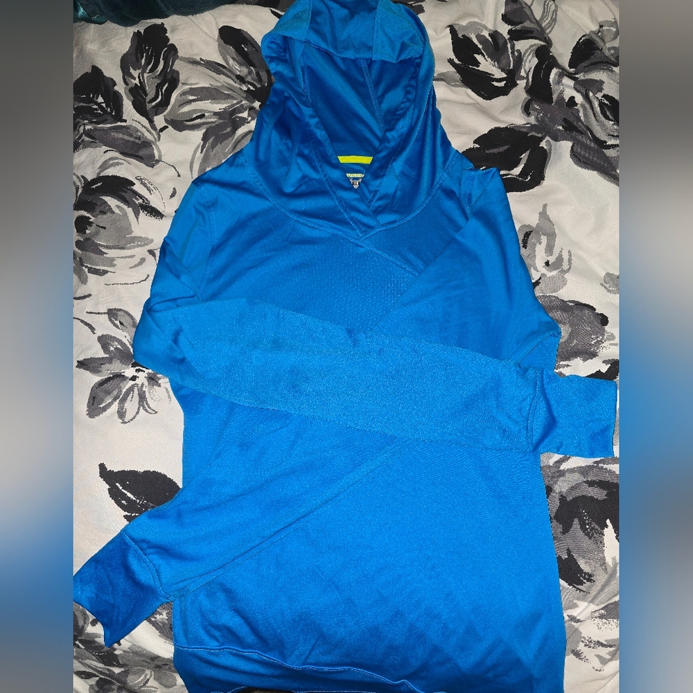 Under armour hooded shirt